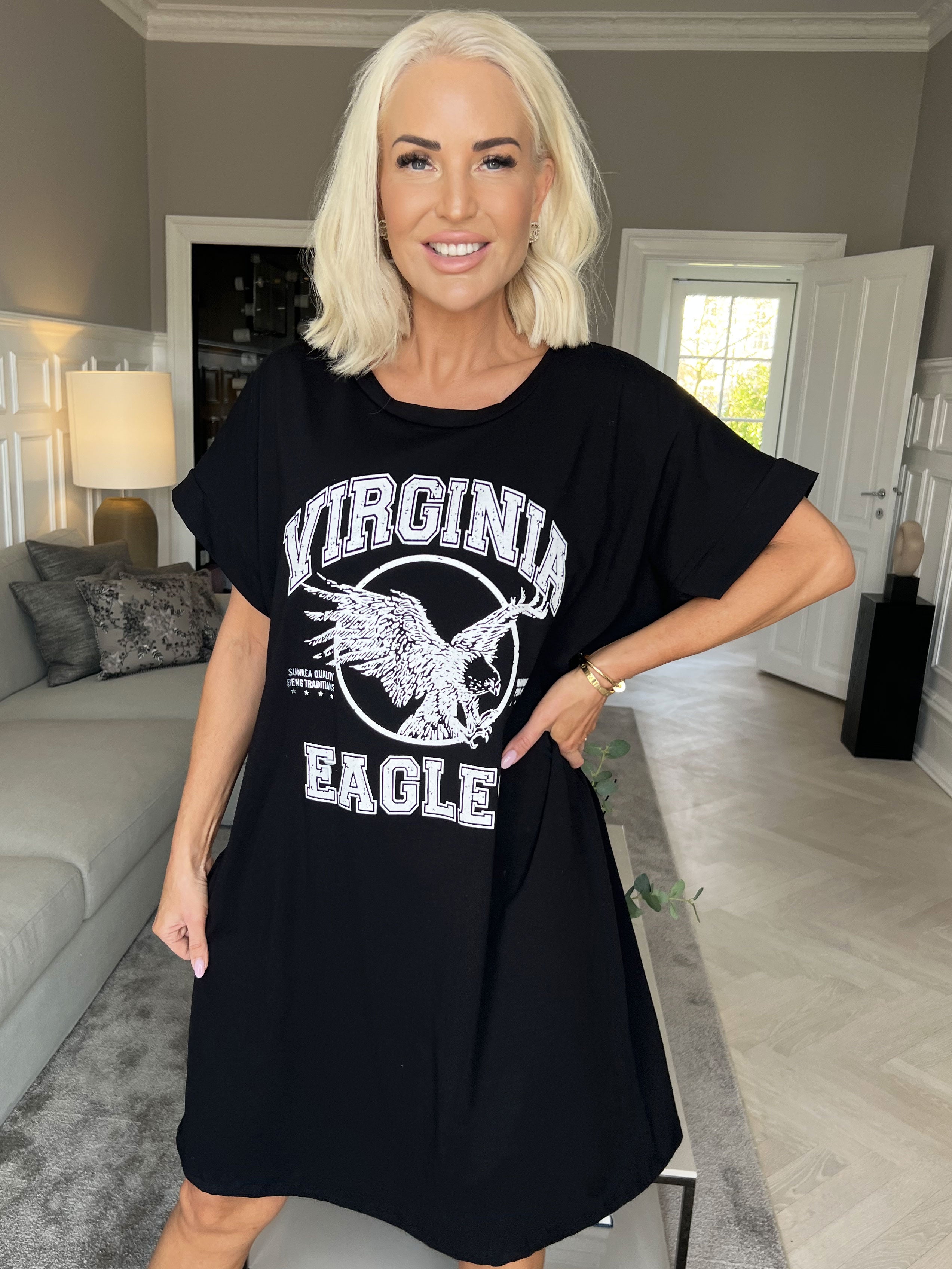 Virginia - Blød t-shirt kjole med motiv